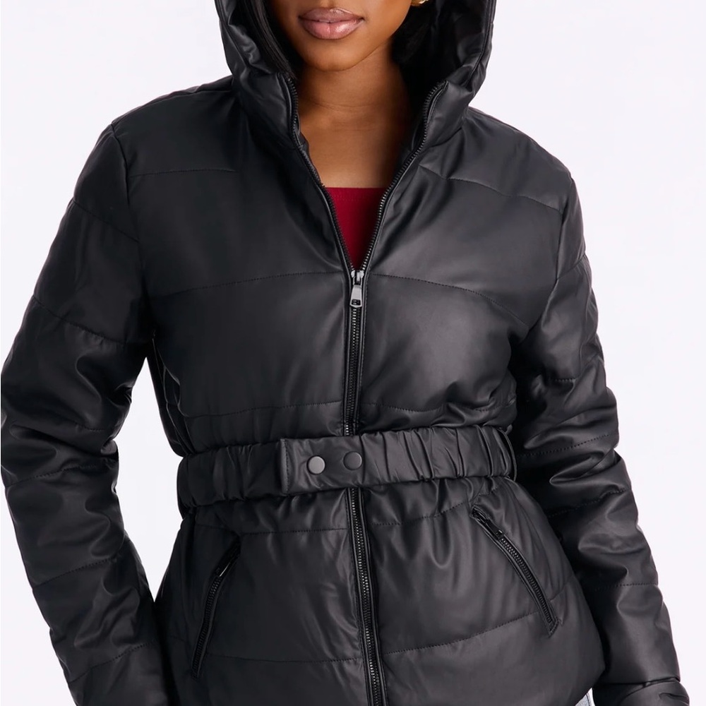 Women's Black Hooded Puffer Jacket